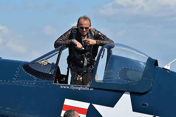 Flugplatzfest Stockerau 2015 28062015 Foto Huber Austrian Wings Media Crew Flying Bulls Pilot Corsair