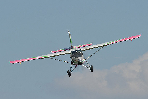 Flugplatzfest Stockerau 2015 28062015 Foto Huber Austrian Wings Media Crew G-WGSC Pilatus PC-6 Porter im Landeanflug_1