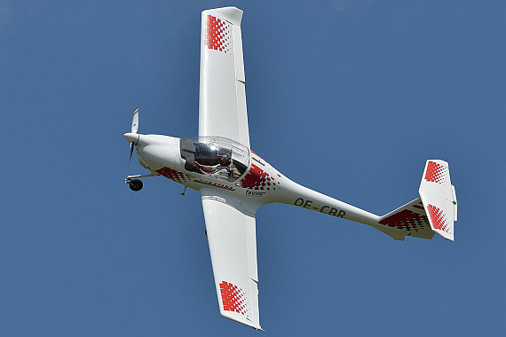 Flugplatzfest Stockerau 2015 28062015 Foto Huber Austrian Wings Media Crew Katana OE-CBR