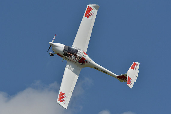 Flugplatzfest Stockerau 2015 28062015 Foto Huber Austrian Wings Media Crew Katana Oe-CBr Steilkurve_1