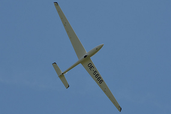 Flugplatzfest Stockerau 2015 28062015 Foto Huber Austrian Wings Media Crew OE-5666 Segelflugzeug Segelkunstflugzeug