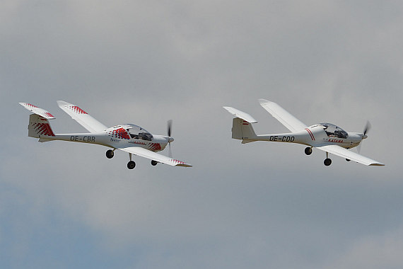 Flugplatzfest Stockerau 2015 28062015 Foto Huber Austrian Wings Media Crew OE-CBR OE-COO Katana Formation