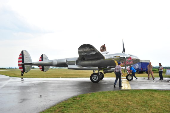 Fugplatzfest Stockerau 2015 Foto Huber Austrian Wings Media Crew Flying Bulls P-38 Lightning Tanken