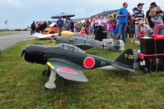 Fugplatzfest Stockerau 2015 Foto Huber Austrian Wings Media Crew Modelle A6M Zero