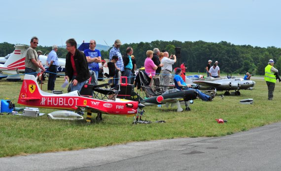 Fugplatzfest Stockerau 2015 Foto Huber Austrian Wings Media Crew Modelle