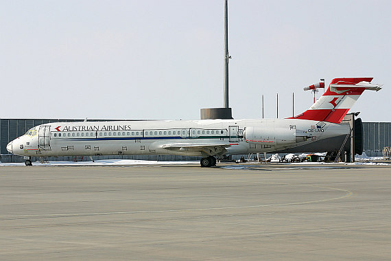 Außer Dienst gestellt und konserviert: MD-87 der AUA - Fotos: Martin Dichler Außer Dienst gestellt und konserviert: MD-87 der AUA - Fotos: Martin Dichler