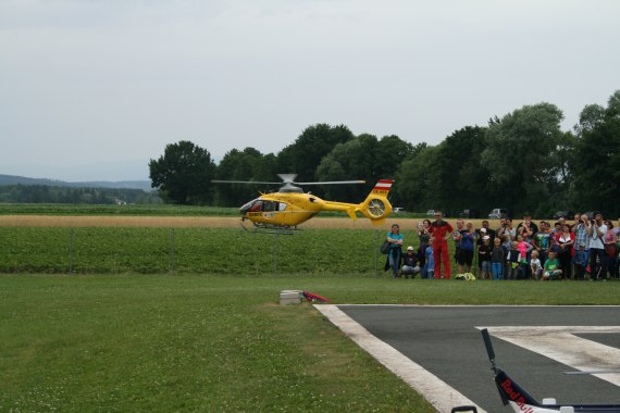 Stützpunktfest 10 Jahre Christophorus 16 27062015 Oberwart Lukas Egger Vorführung Besucher