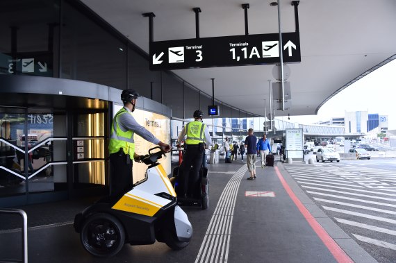 Airport Security Segway Foto Huber Austrian Wings Media Crew_8