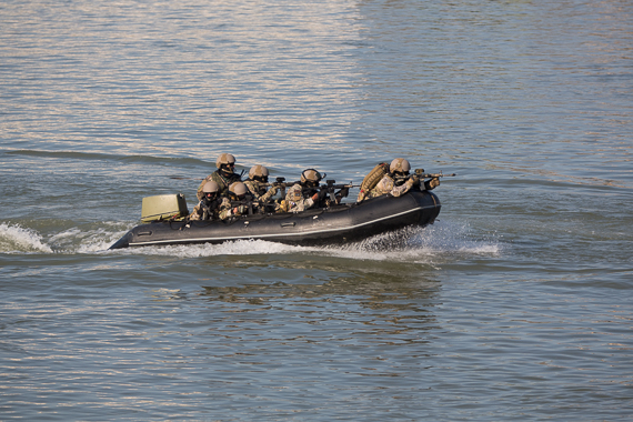 Red Bull Air Race Budapest 2015 Special Forces Soldaten SpezialkräftePeter Hollos - 174630-PH5_5189