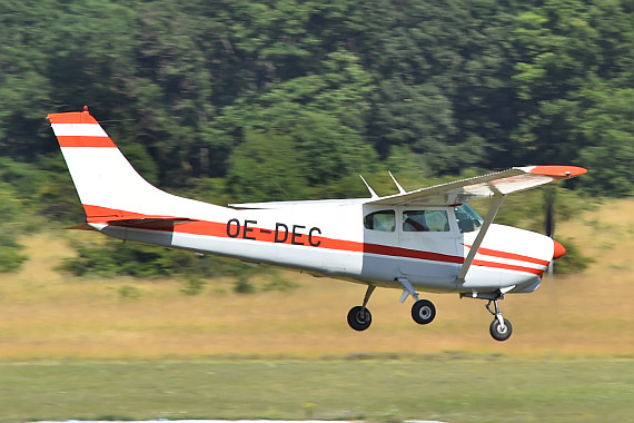 Spitzerberg 2015 Foto Huber Austrian Wings Media Crew OE-DEC Cessna 206 Low Pass Wolfgang Oppelmayer_1