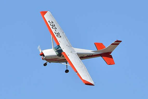 Spitzerberg 2015 Foto Huber Austrian Wings Media Crew OE-DEC Cessna 206 Low Pass Wolfgang Oppelmayer_4