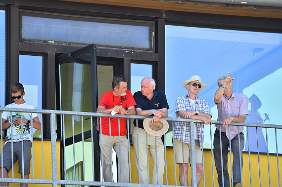 Spitzerberg 2015 Foto Huber Austrian Wings Media Crew Wolfgang Oppelmayer am Turm