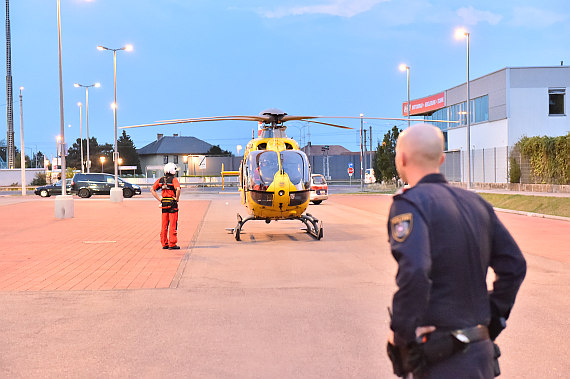 ÖAMTC Notarzthubschrauber Christophorus 9 EC 135 OE-XEN Liesing 02082015 Foto Huber Austrian Wings Media Crew_13