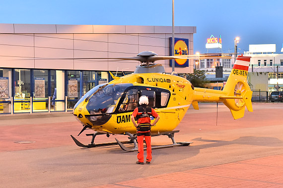 ÖAMTC Notarzthubschrauber Christophorus 9 EC 135 OE-XEN Liesing 02082015 Foto Huber Austrian Wings Media Crew_14