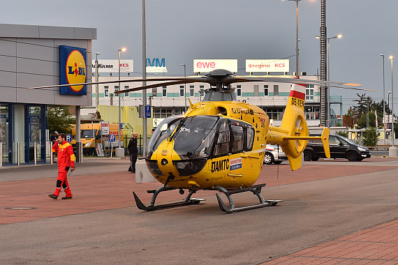 ÖAMTC Notarzthubschrauber Christophorus 9 EC 135 OE-XEN Liesing 02082015 Foto Huber Austrian Wings Media Crew_4