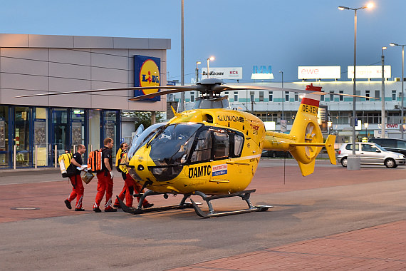 ÖAMTC Notarzthubschrauber Christophorus 9 EC 135 OE-XEN Liesing 02082015 Foto Huber Austrian Wings Media Crew_8