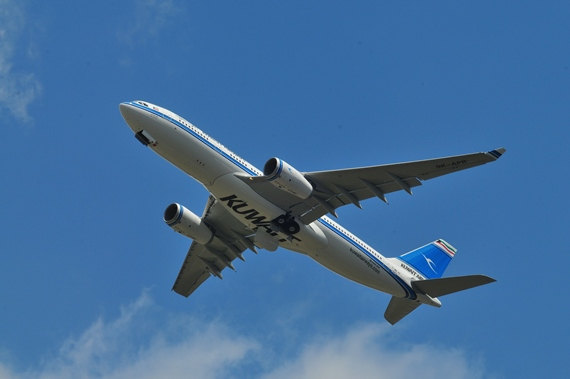 Kuwait Airways A330-243 9K-APB (ex F-WWKF) bei einem weiteren Testflug, nur wenige Tage vor der Auslieferung an den Kunden.