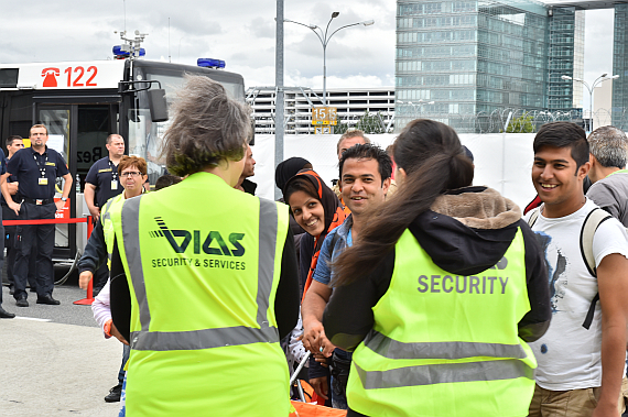 Anfkunft Flüchtlinge VIE Austrian Wings Media Crew