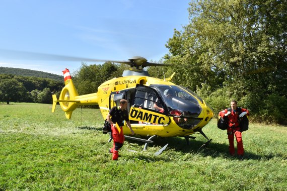 C9-Repo_ÖAMTC Notarzhubschrauber Christophorus 9 OE-XEN Heissenberger Glück Foto Huber Austrian Wings Media Crew_001