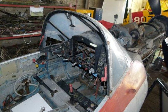 Blick ins Cockpit der Maschine.