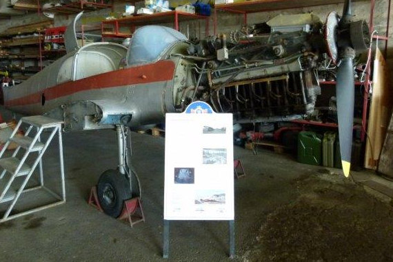 Diese Me-108 stand früher auf dem Besucherdeck des VIE.