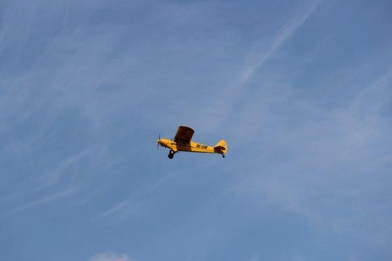Die Piper Cub des Museums im Flug. Die Piper Cub des Museums im Flug.