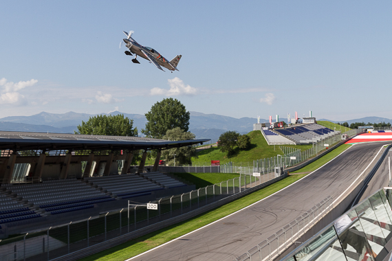 Red Bull Air Race Spielberg 2015 Media Day Hannes Arch Peter Hollos - PH7_6161