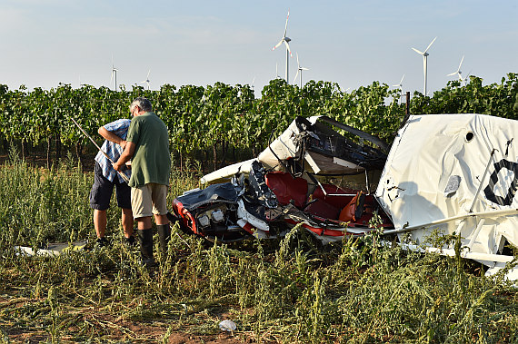 Starfighter Absturz Crash Weiden am See Piper PA-18 Super Cub OE-AND Unfallermittler bei der Arbeit Huber Austrian Wings Media Crew_2