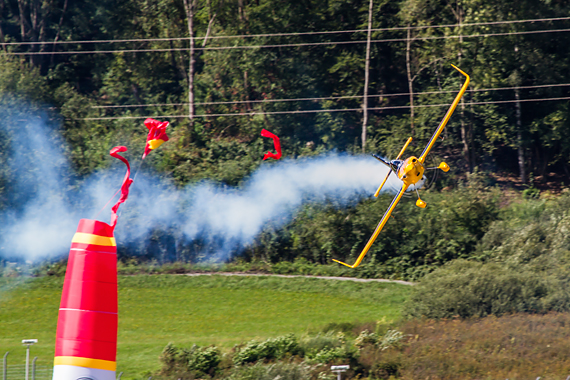 Red Bull Air RAce Spielberg 2015 Thomas Ranner 4IMG_1820_Pylon Hit von matt hall