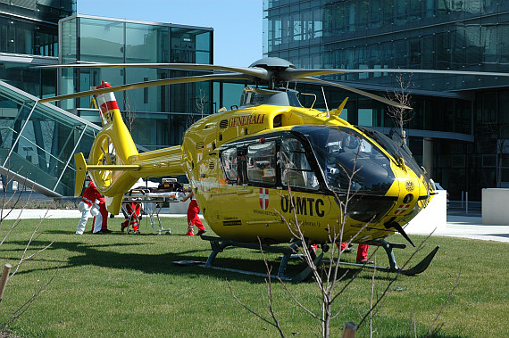 ÖAMTC Notarzthubschrauber Christophorus 9 im Einsatz am Flughafen Wien OE-XEN Foto Huber Austrian Wings Media Crew ÖAMTC Notarzthubschrauber Christophorus 9 im Einsatz am Flughafen Wien OE-XEN Foto Huber Austrian Wings Media Crew