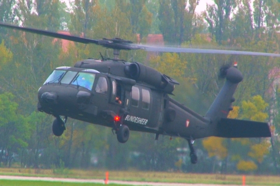 Bundesheer Blackhawk Start aus Langenlebarn - Foto: V-I-P.tv