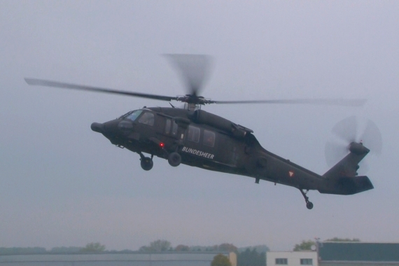 Bundesheer Blackhawk Start aus Langenlebarn - Foto: V-I-P.tv