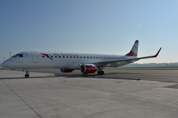 AUA Austrian Airlines Ankunft erster Embraer E-195 E195 OE-LWD am 31102015 Foto Huber Austrian Wings Media Crew_007