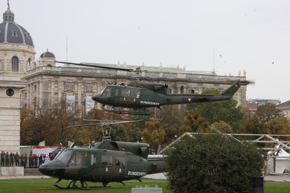 Bundesheer AB 212 Heldenplatz Vienna 191015 Robert Erenstein Nationalfeiertag