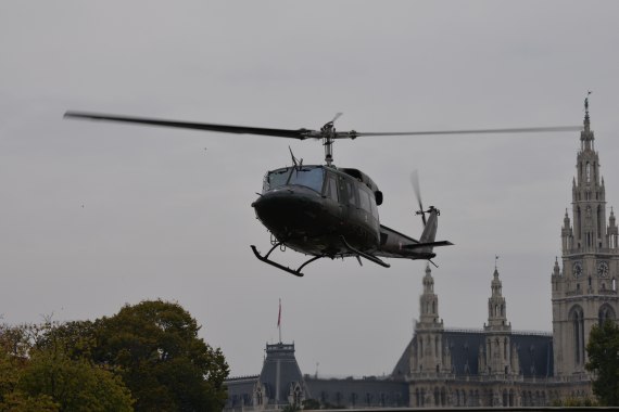 Bundesheer Anflug Nationalfeiertag 2015 Foto Markus Dobrozemsky AB 212 Anflug Foto 19.10.15 08 33 05 Bundesheer Anflug Nationalfeiertag 2015 Foto Markus Dobrozemsky AB 212 Anflug Foto 19.10.15 08 33 05