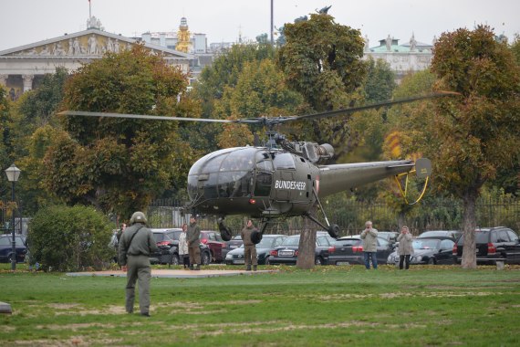 Bundesheer Anflug Nationalfeiertag 2015 Foto Markus Dobrozemsky Alouette Foto 19.10.15 08 39 37