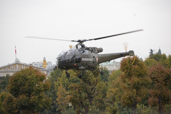 Bundesheer Anflug Nationalfeiertag 2015 Foto Markus Dobrozemsky Alouette III Foto 19.10.15 08 39 29