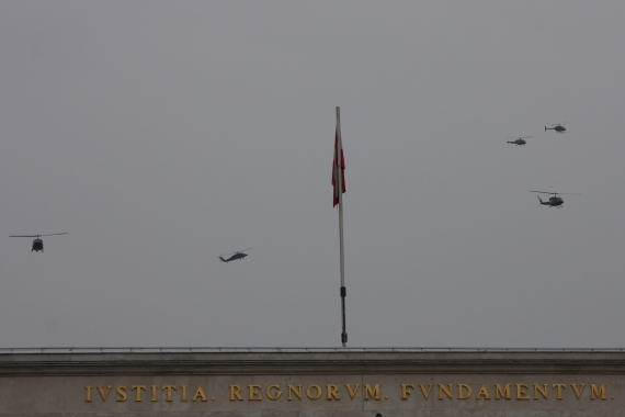 Bundesheer Nationalfeiertag Hubschrauber Helikopter Arrival Formation2 Heldenplatz Vienna 191015 Robert Erenstein