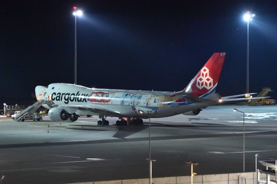 DSC_0307 First Landing Cargolux Boeing 747-8F LX-VCM special 45yrs clrs at VIE on 17102015 Credit Patrick Huber Austrian Wings