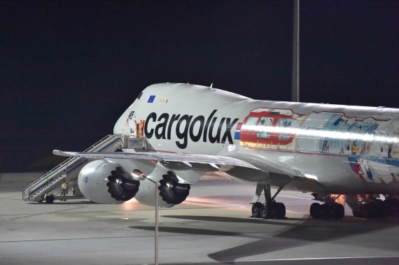 DSC_0345 First Landing Cargolux Boeing 747-8F LX-VCM special 45yrs clrs at VIE on 17102015 Credit Patrick Huber Austrian Wings