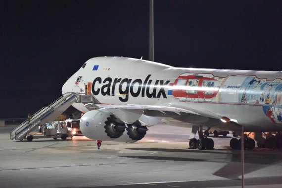 DSC_0350 First Landing Cargolux Boeing 747-8F LX-VCM special 45yrs clrs at VIE on 17102015 Credit Patrick Huber Austrian Wings