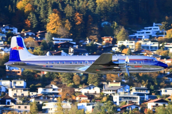 Flughafenfest Innsbruck 2015 Foto CSchöpf DC-6 Flying Bulls mit Raimund Riedmann am Steuer Flughafenfest Innsbruck 2015 Foto CSchöpf DC-6 Flying Bulls mit Raimund Riedmann am Steuer