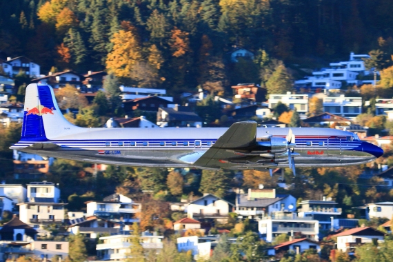 Flughafenfest Innsbruck 2015 Foto CSchöpf DC-6 Flying Bulls mit Raimund Riedmann am Steuer