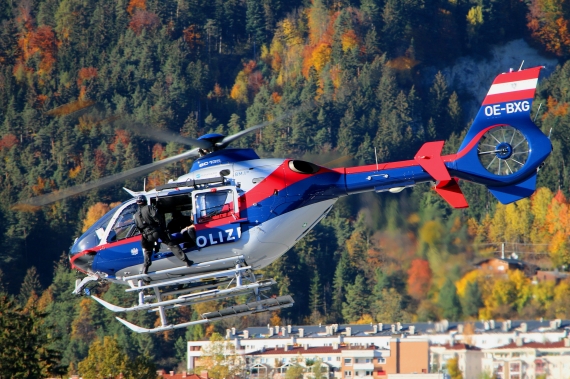 Flughafenfest Innsbruck 2015 Foto CSchöpf Flugpolizei EC-135 OE-BXG Cobra