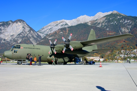 Flughafenfest Innsbruck 2015 Foto CSchöpf Lockheed C-130 Hercules Flughafenfest Innsbruck 2015 Foto CSchöpf Lockheed C-130 Hercules