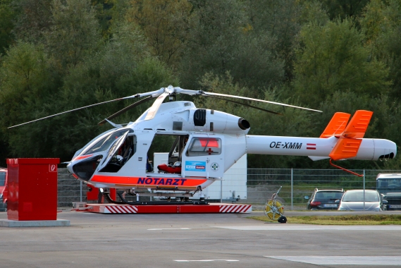 Heliport St.Johann OE-XMM MD Explorer 902 Martin Flugrettung