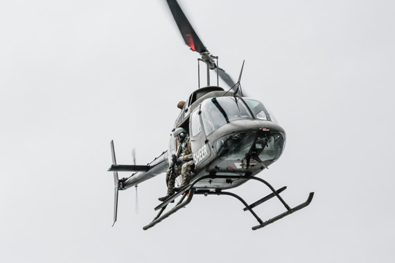 Bell OH-58 Kiowa Bundesheer Jagdkommando Gefechtsvorführung Wien 21102015 Foto Ulrich Lehner