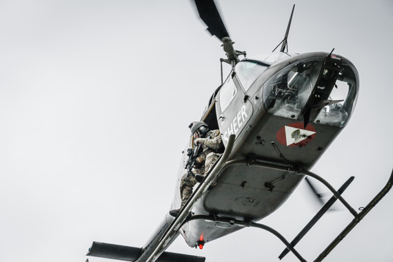 Bell OH-58 Kiowa_1 Bundesheer Jagdkommando Gefechtsvorführung Wien 21102015 Foto Ulrich Lehner