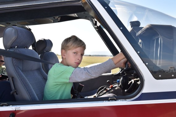 Nico im Cockpit der TB-200 Nico im Cockpit der TB-200