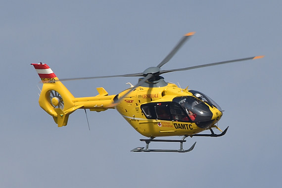 Vösendorfer Sicherheitstag 2015 Foto Huber Austrian Wings Media Crew ÖAMTC ITH Intensivtransporthubschrauber OE-XEQ Anflug_1 Vösendorfer Sicherheitstag 2015 Foto Huber Austrian Wings Media Crew ÖAMTC ITH Intensivtransporthubschrauber OE-XEQ Anflug_1